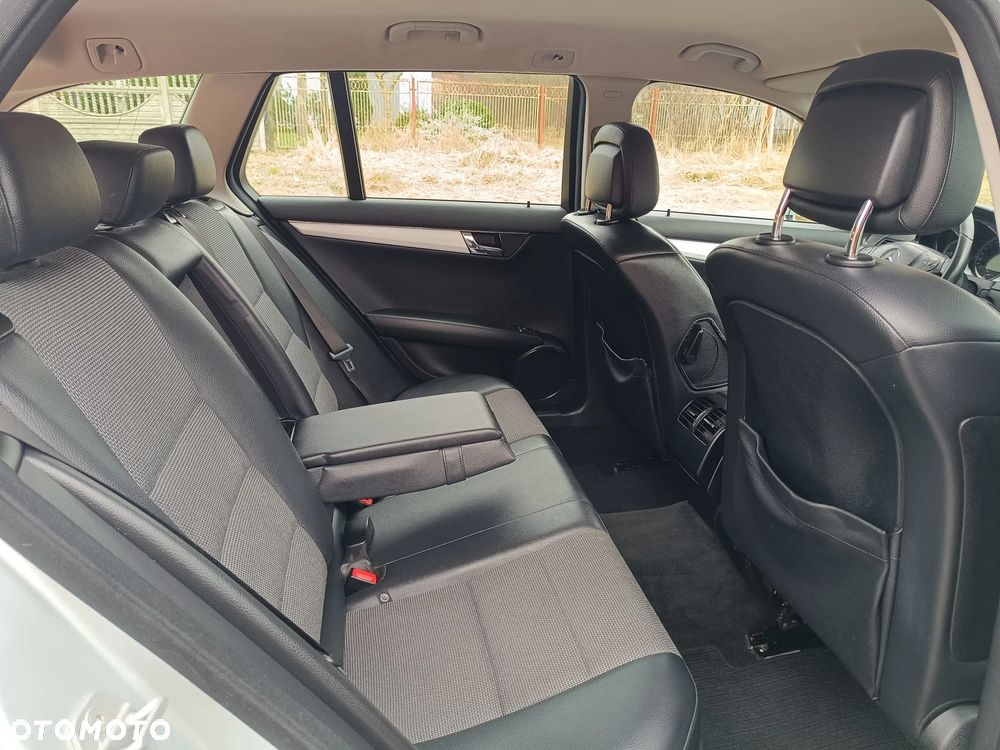 Mercedes-Benz Klasa C 250 CGI Automatik BlueEFFICIENCY Avantgarde - 15