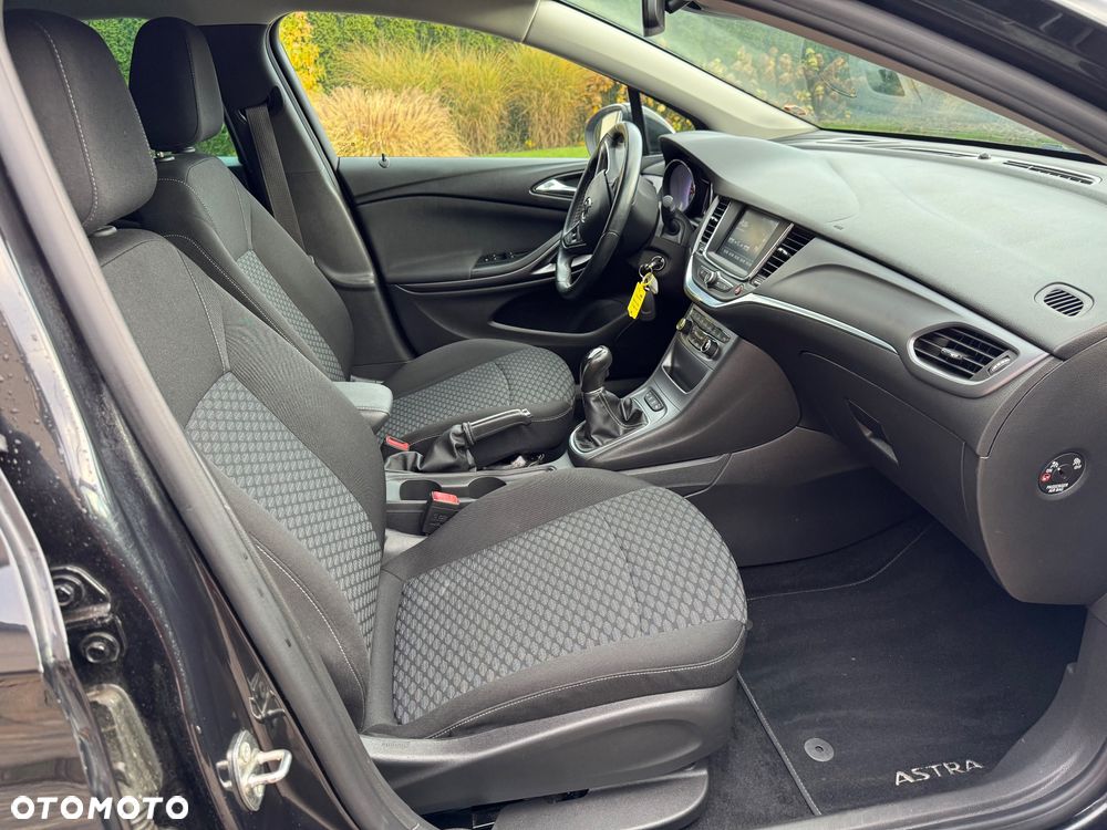 Opel Astra 1.4 Turbo Business - 29