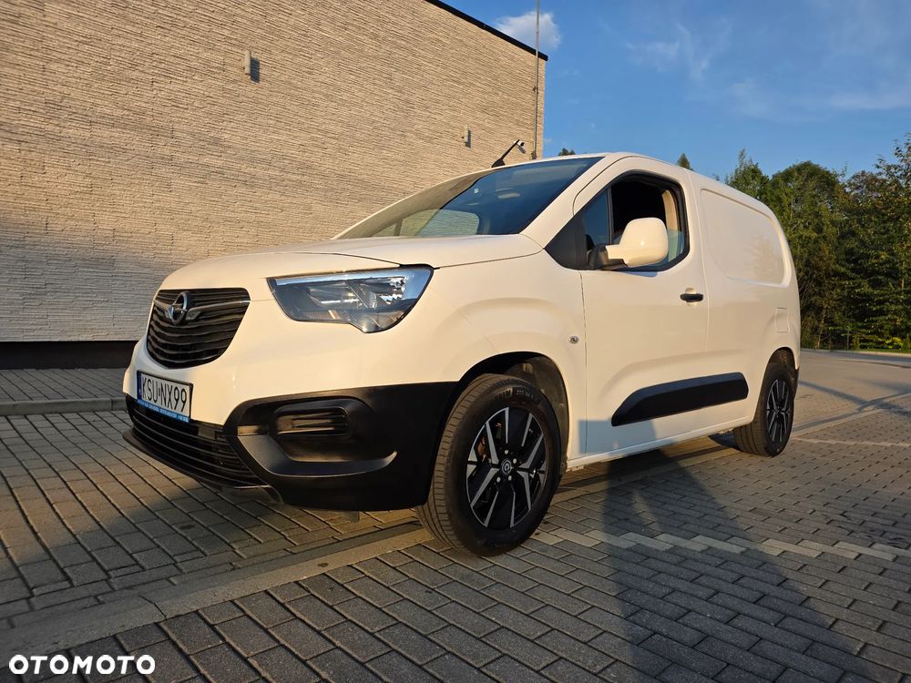 Opel Combo 1.2 benzyna Vat! rok2020 navi klima 3-osobowy tempomat grzana szyba fotele hak - 14