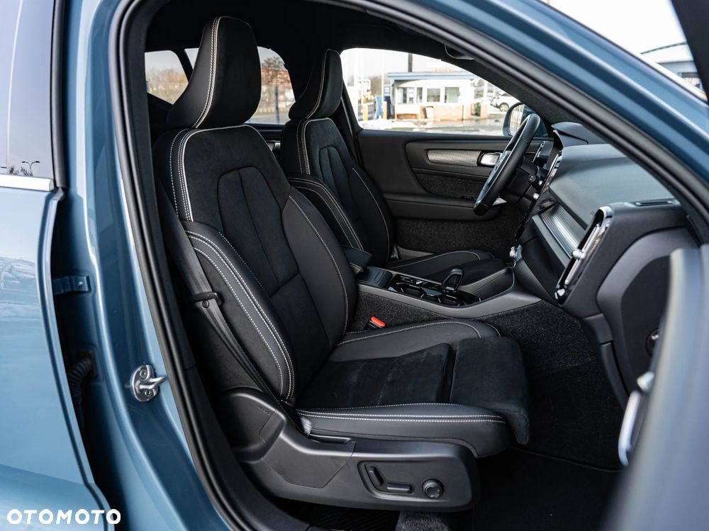 Volvo XC 40 B4 B AWD Geartronic RDesign - 25