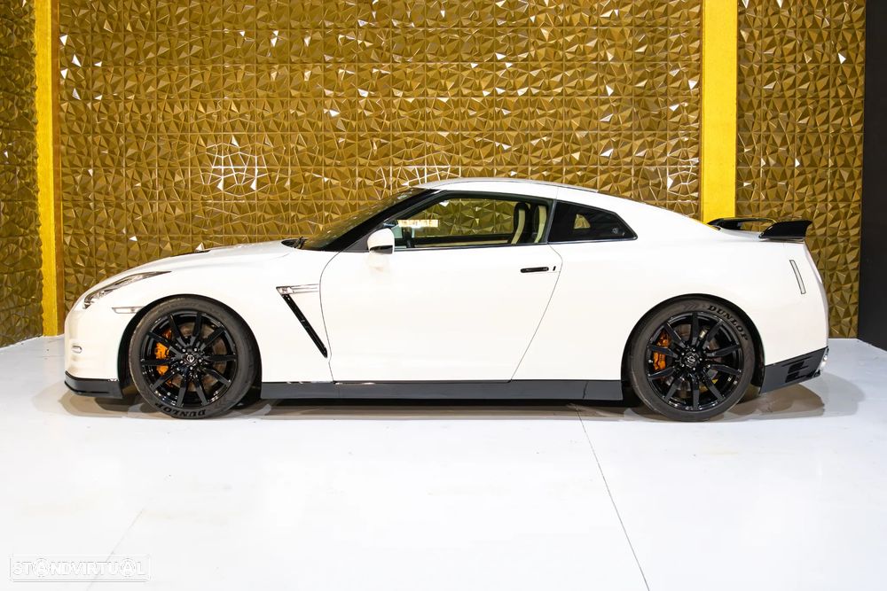 Nissan GT-R Black Edition - 5