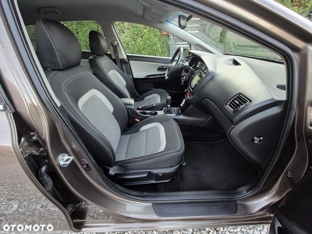 Kia Ceed 1.6 GDI Dream Team Edition - 32