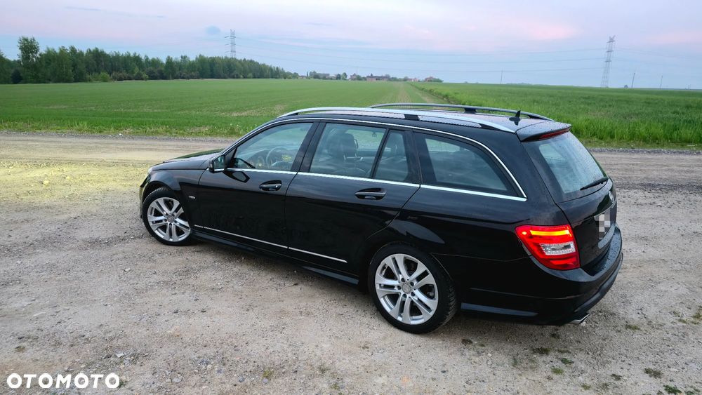 Mercedes-Benz Klasa C 250 CDI 4Matic 7G-TRONIC Avantgarde Edition - 4