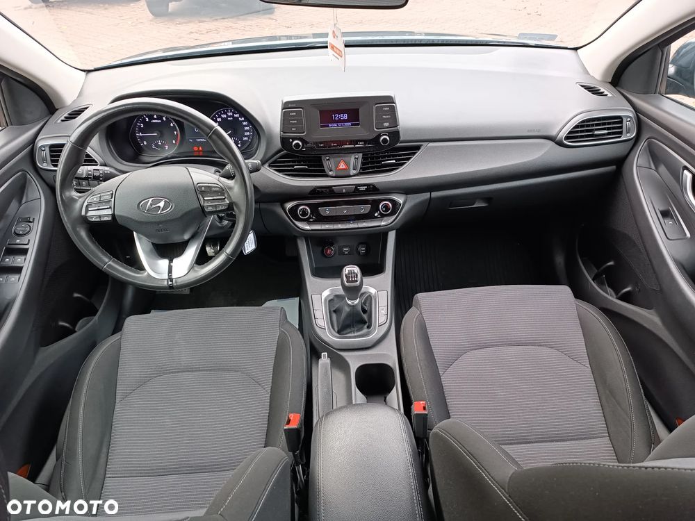 Hyundai i30 1.5 DPI Classic + - 8