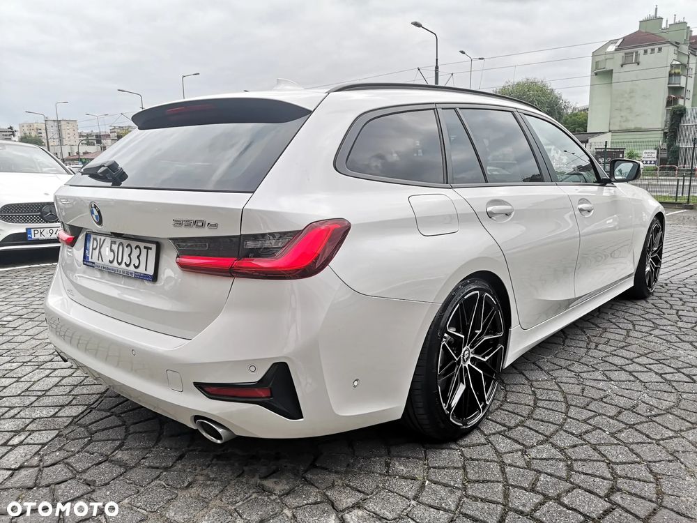 BMW Seria 3 330e PHEV sport - 2