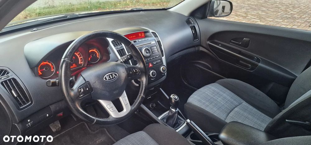 Kia Ceed 1.4 Comfort + - 9