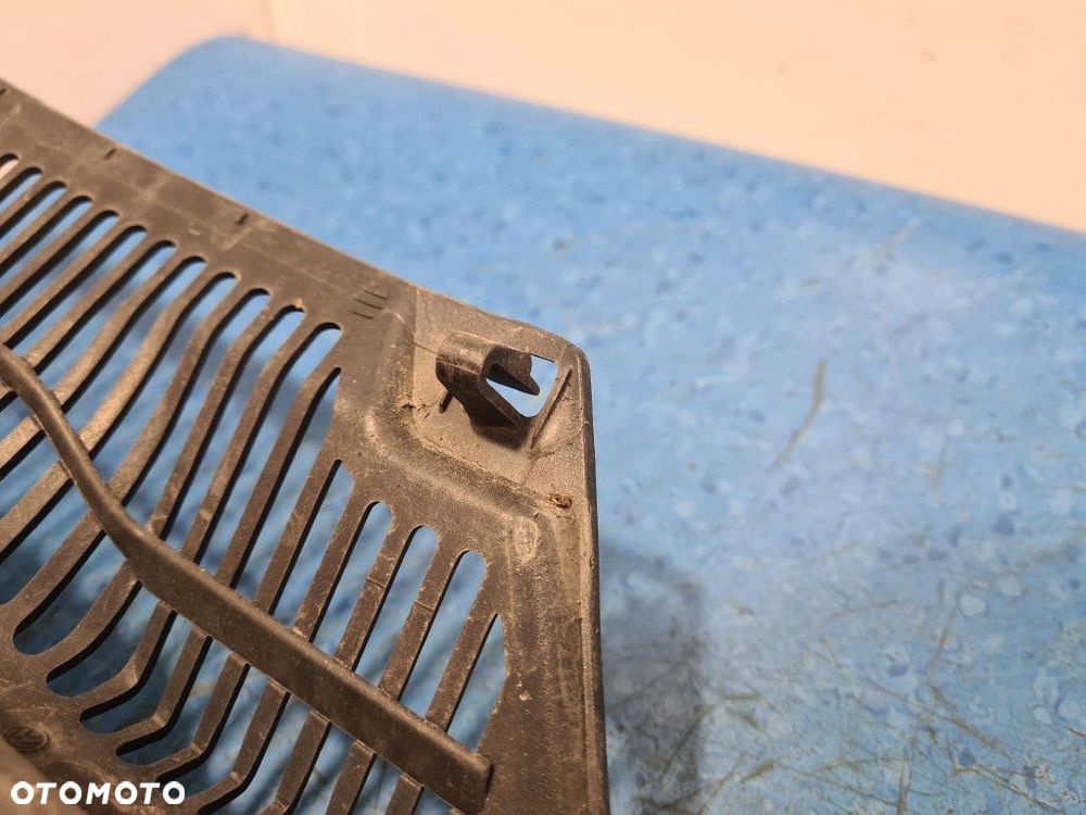 VOLKSWAGEN GOLF V 1.4 KAT ATRAPA / GRILL LA6Q - 10