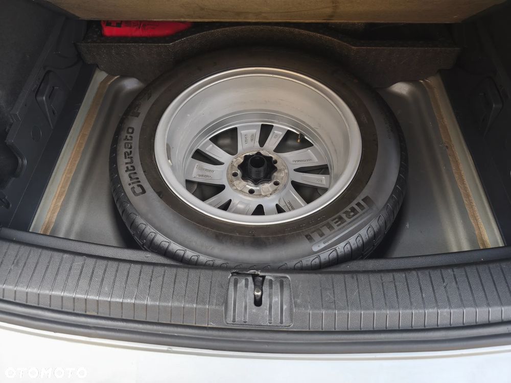 Volkswagen Touran 1.5 TSI EVO Trendline - 25