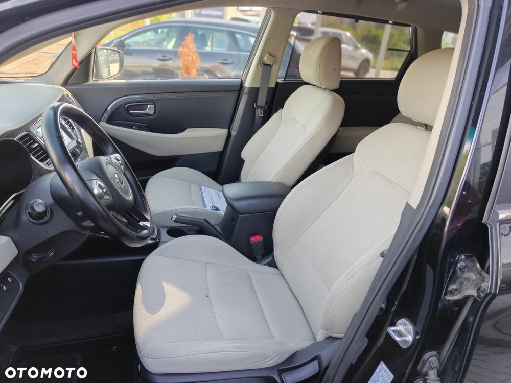 Kia Carens - 18
