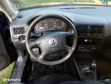 Volkswagen Golf - 4