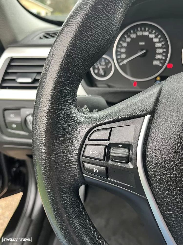 BMW 320 d Touring Line Sport - 43