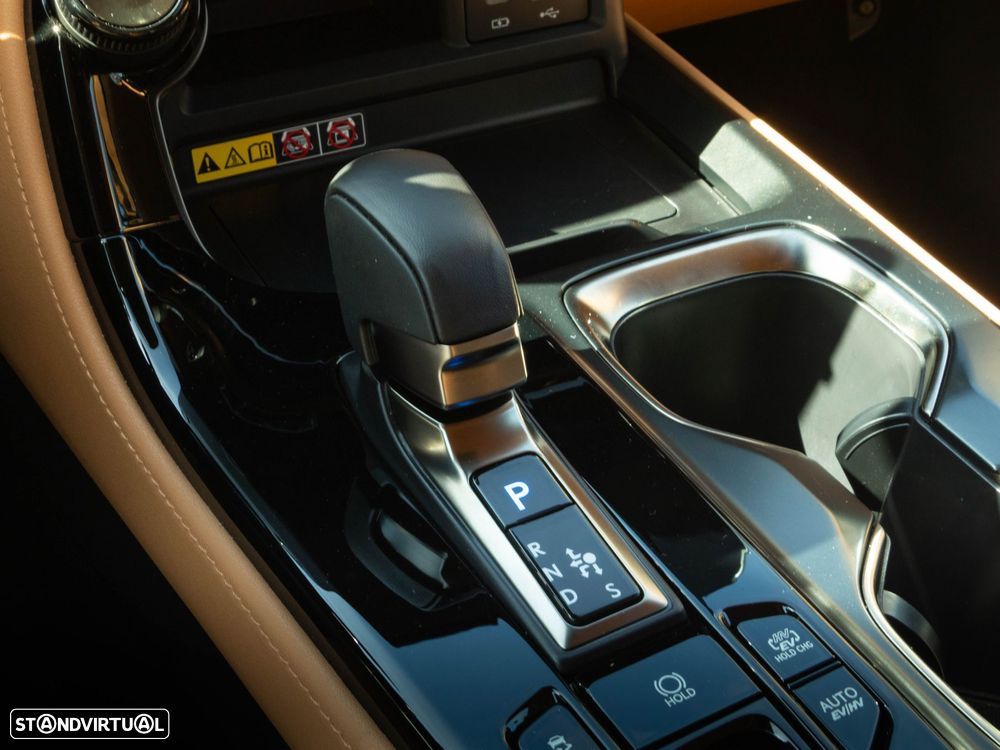 Lexus NX 450h+ Executive - 37