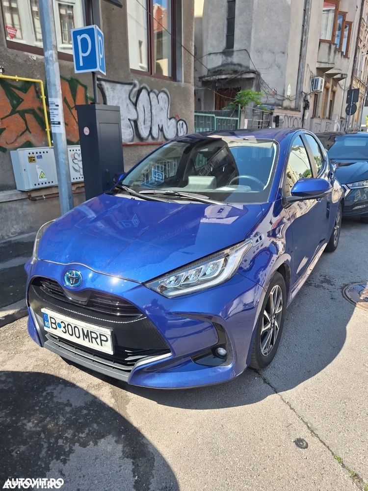 Toyota Yaris 1.5 VVT-i HSD Dynamic Plus - 1