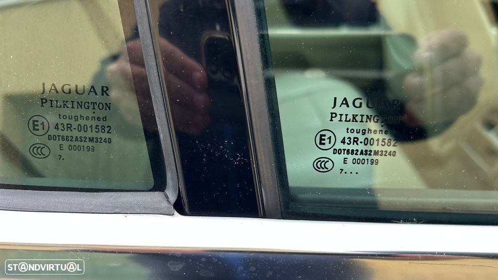 Jaguar XF 2.7 D V6 Premium Luxury - 16