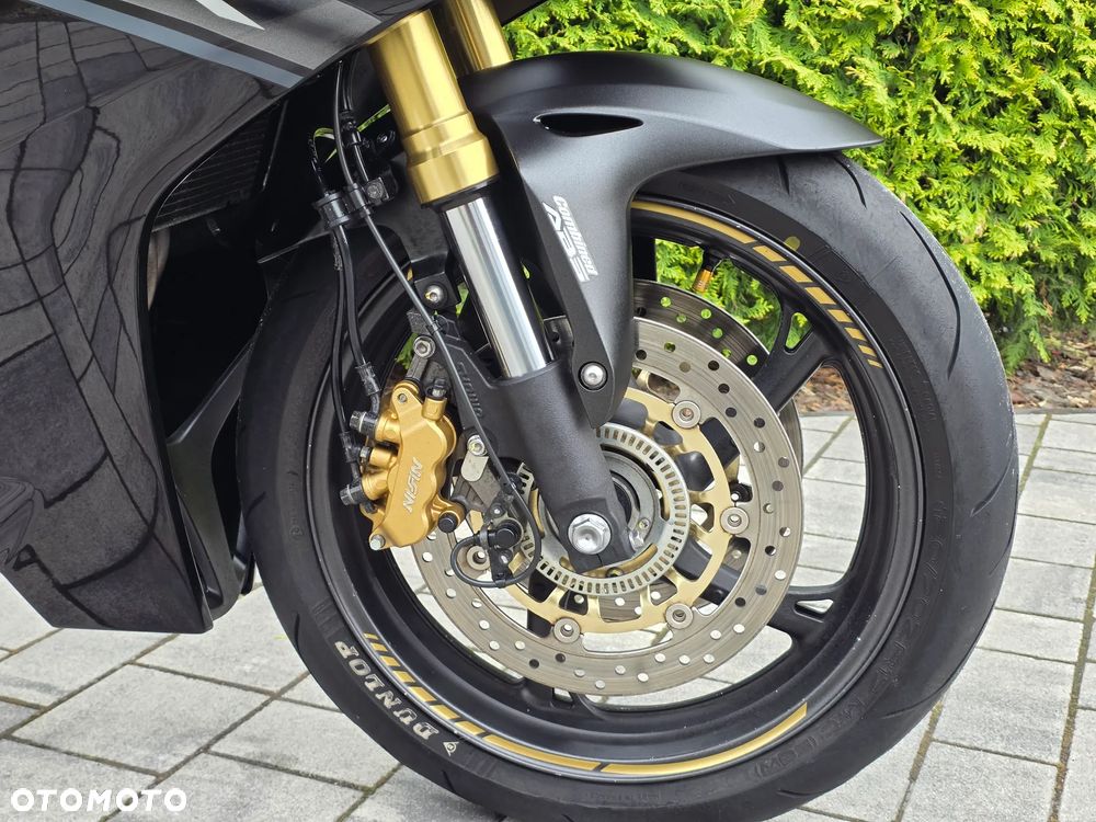 Honda CBR - 12