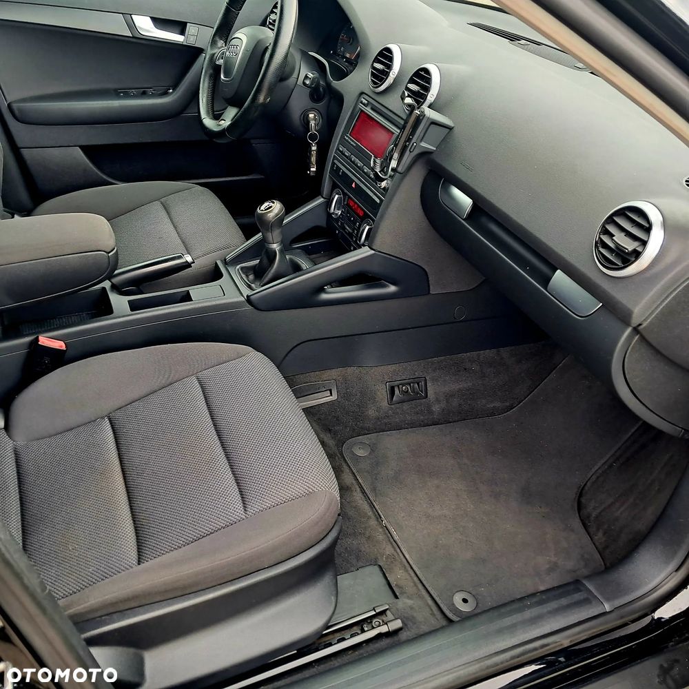 Audi A3 Sportback 2.0 TDI DPF Ambiente - 12