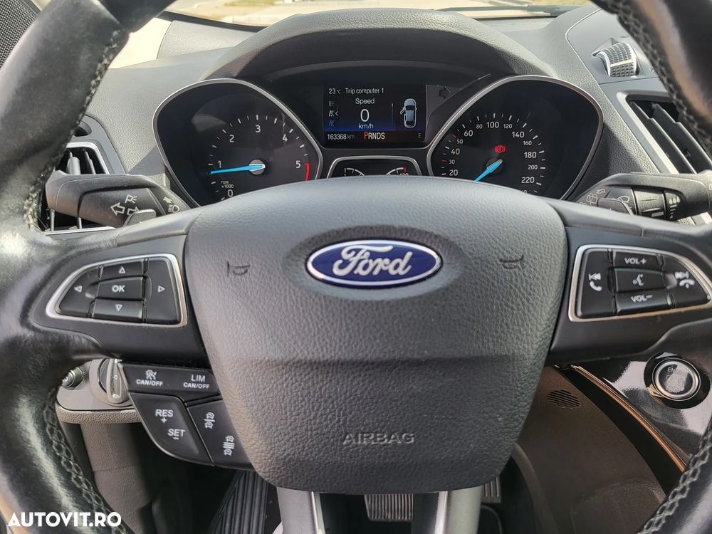 Ford Kuga 1.5 TDCi 2WD Powershift Titanium - 13