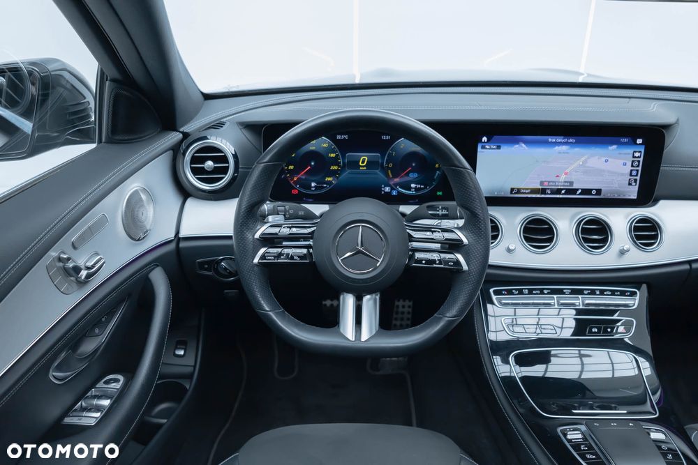 Mercedes-Benz Klasa E 300 de 4Matic 9G-TRONIC AMG Line - 16