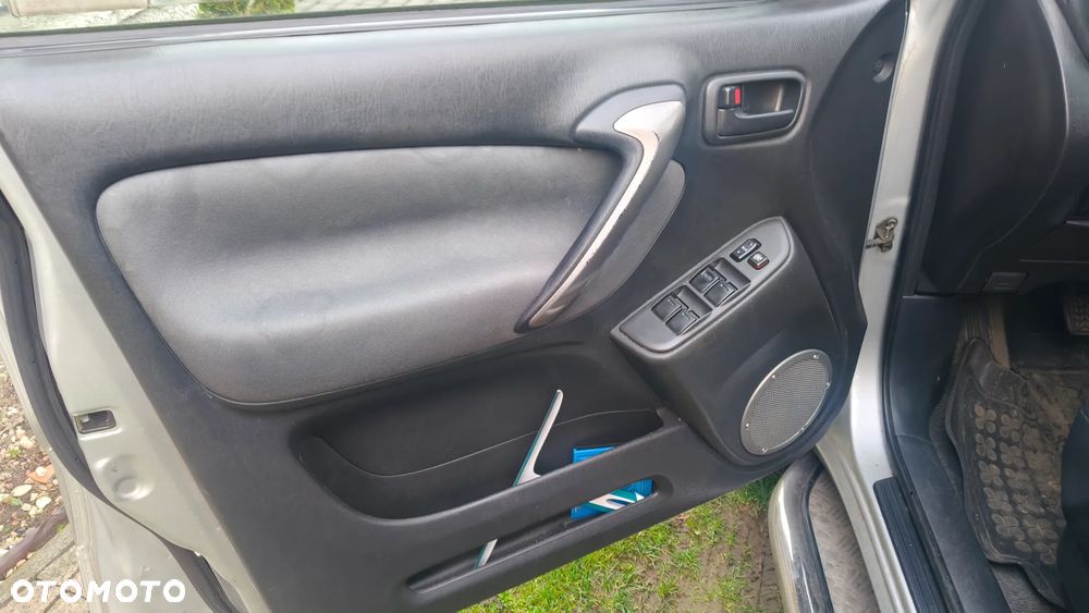 Toyota RAV4 2.0 VVT-i Sol - 9