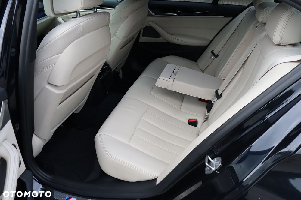 BMW Seria 5 530d xDrive M Sport sport - 11