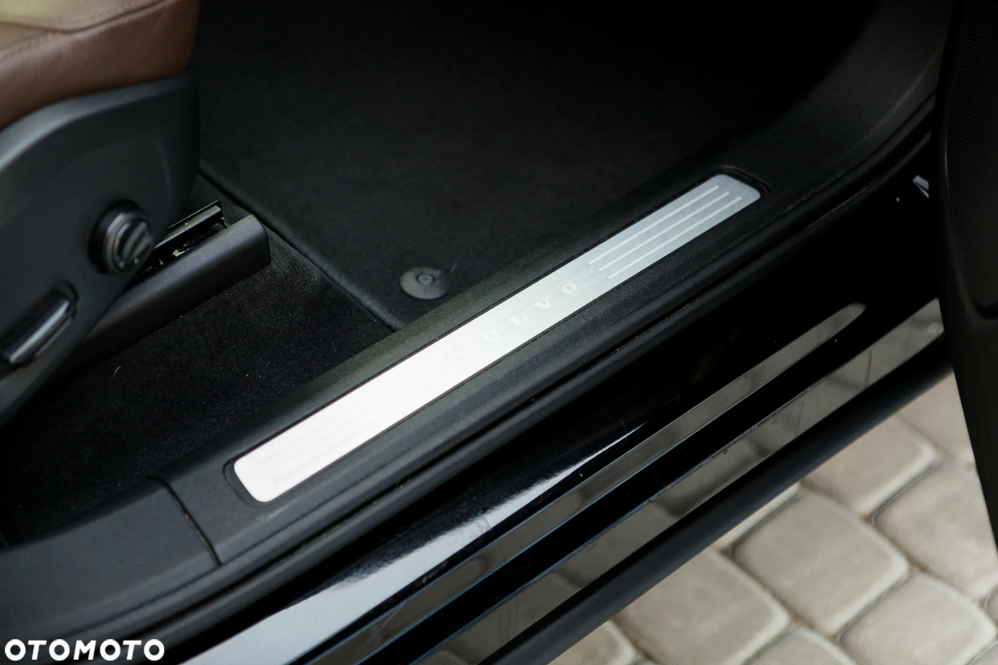 Volvo XC 60 T8 AWD Plug-In Hybrid Momentum Pro - 37
