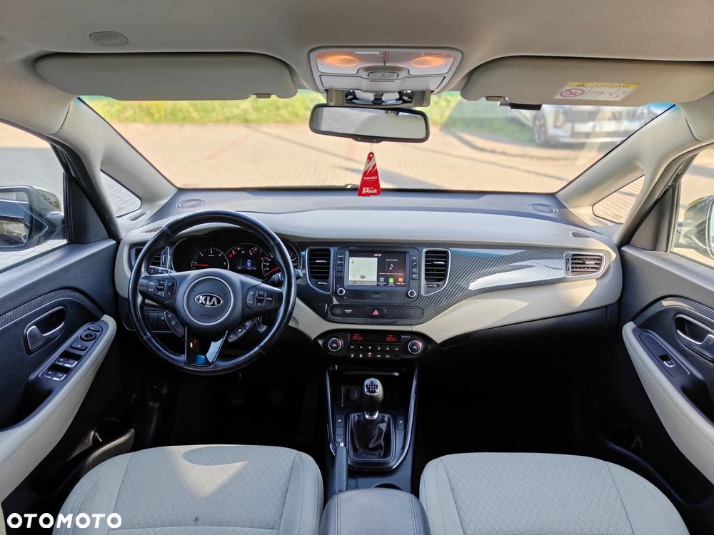 Kia Carens - 11