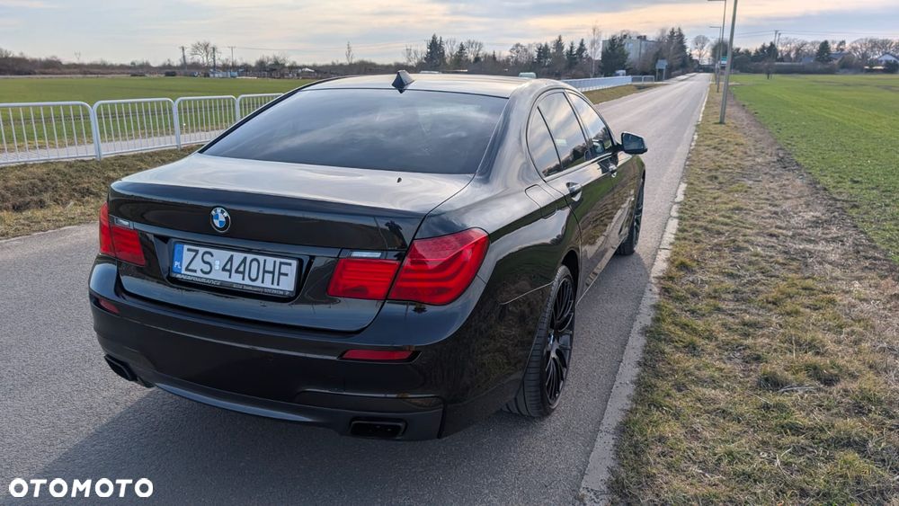 BMW Seria 7 750i xDrive - 7