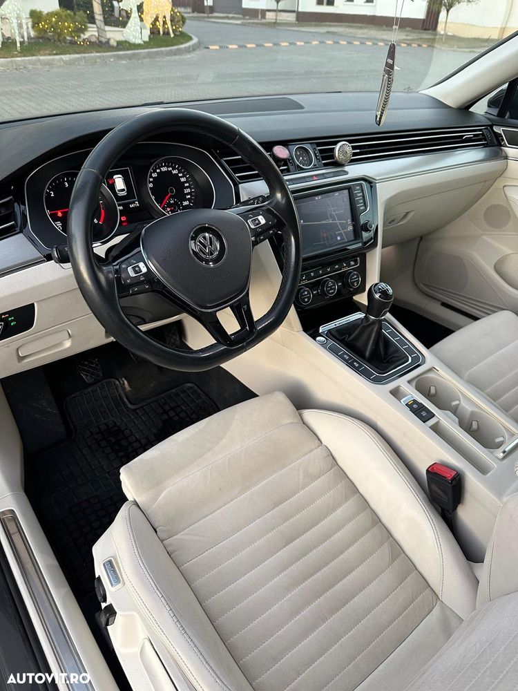 Volkswagen Passat 2.0 TDI Highline - 10