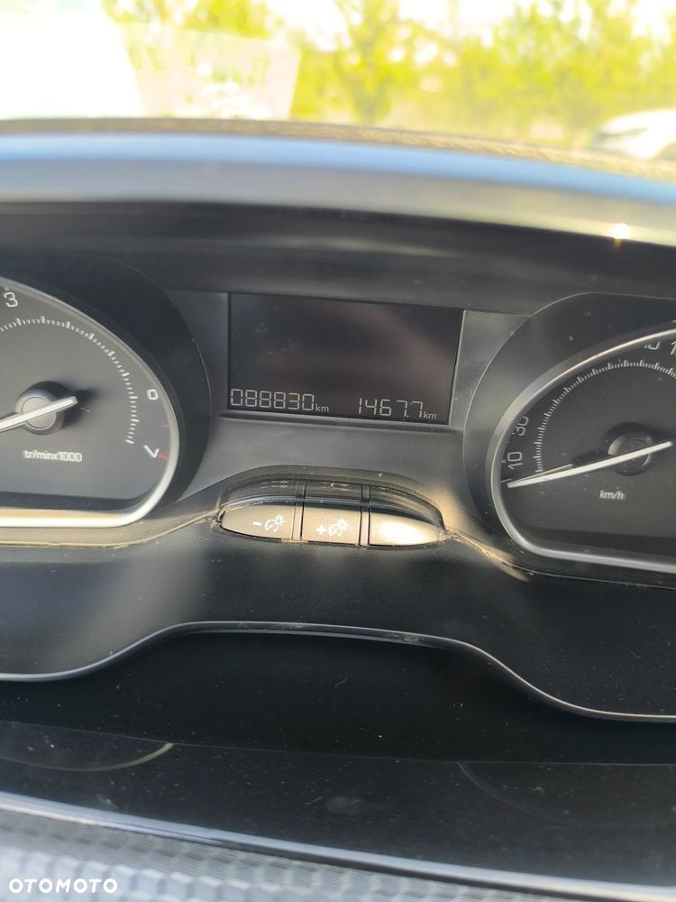 Peugeot 2008 PureTech 110 Stop&Start Active - 8