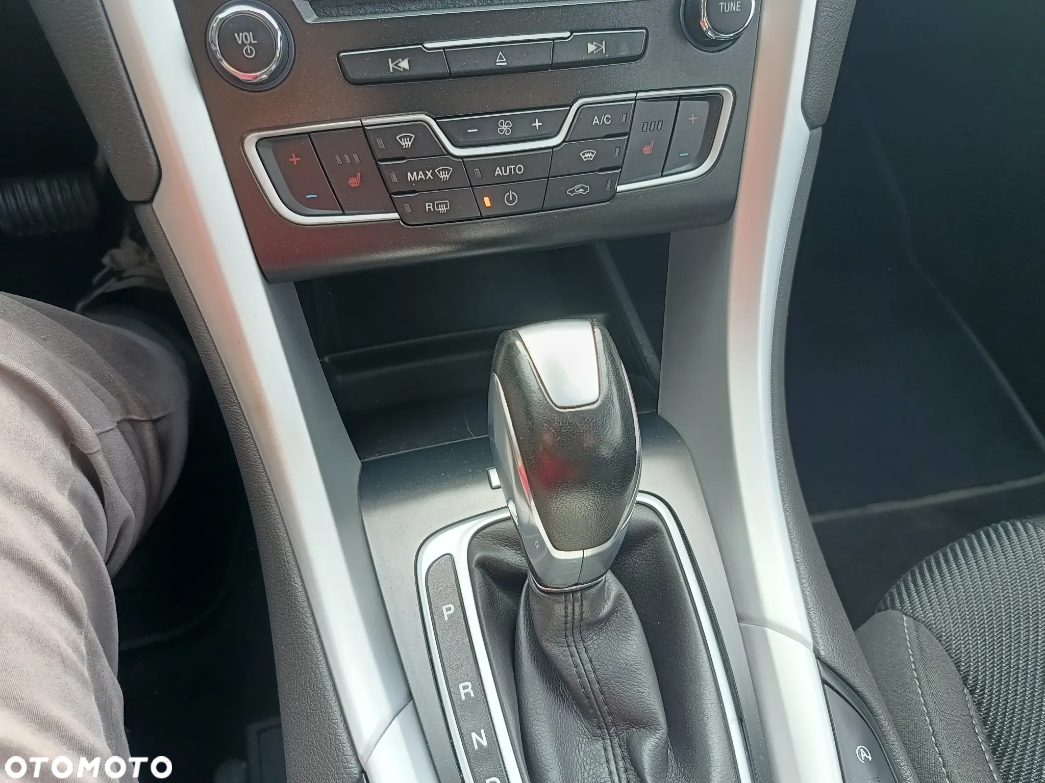 Ford Mondeo - 30