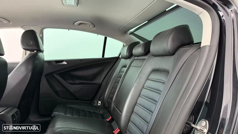 VW Passat 2.0 TDI Sport - 30