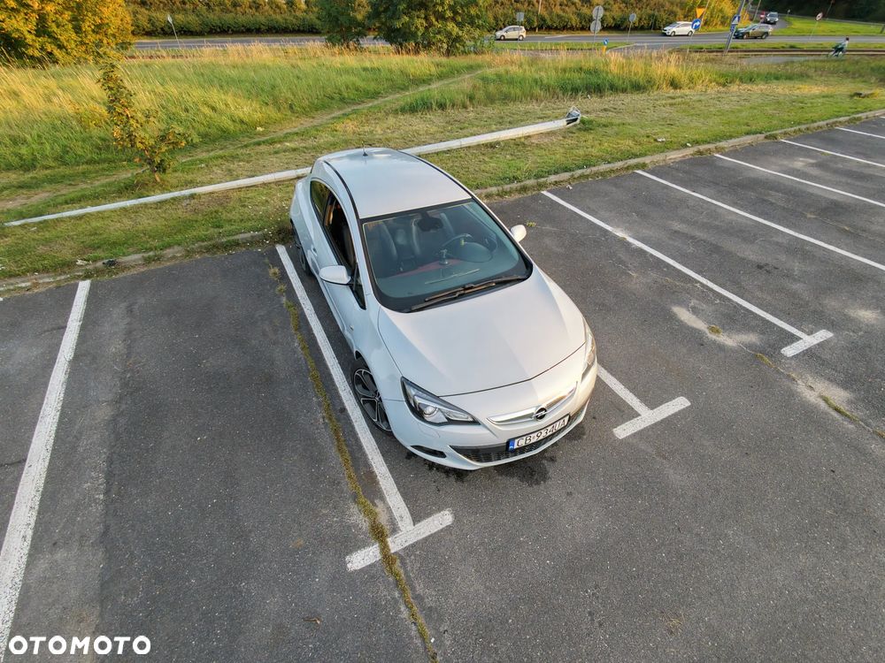 Opel Astra 1.4 T Enjoy S&S - 11