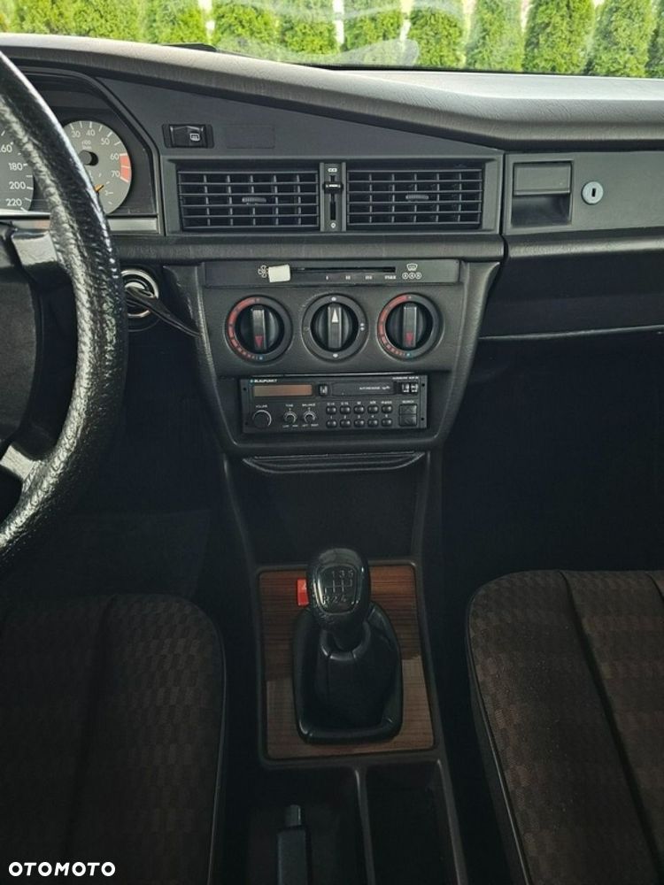 Mercedes-Benz W201 (190) - 18