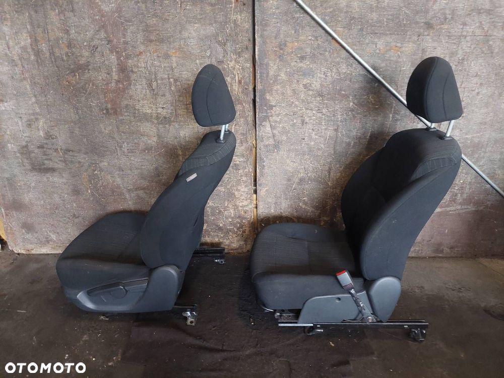 FOTELE KOMPLET LEWY PRAWY KANAPA TYŁ BOCZKI TOYOTA AURIS I HB 5D ID: 236466 - 10