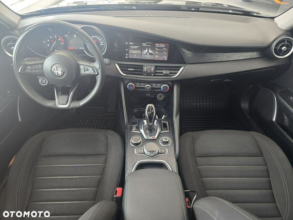 Alfa Romeo Giulia - 15