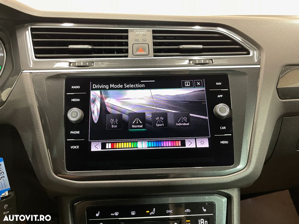 Volkswagen Tiguan 2.0 TDI SCR 4MOTION DSG Life - 19