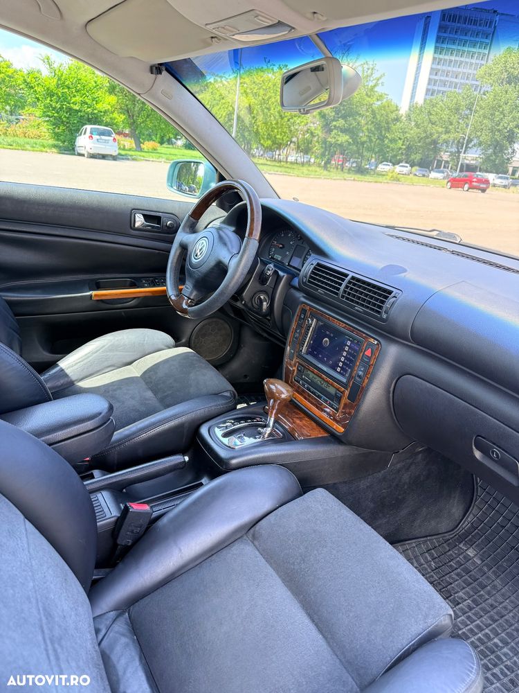 Volkswagen Passat - 8