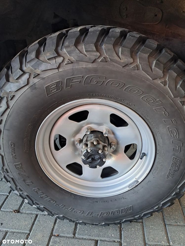 Toyota Land Cruiser LJ70 - 10