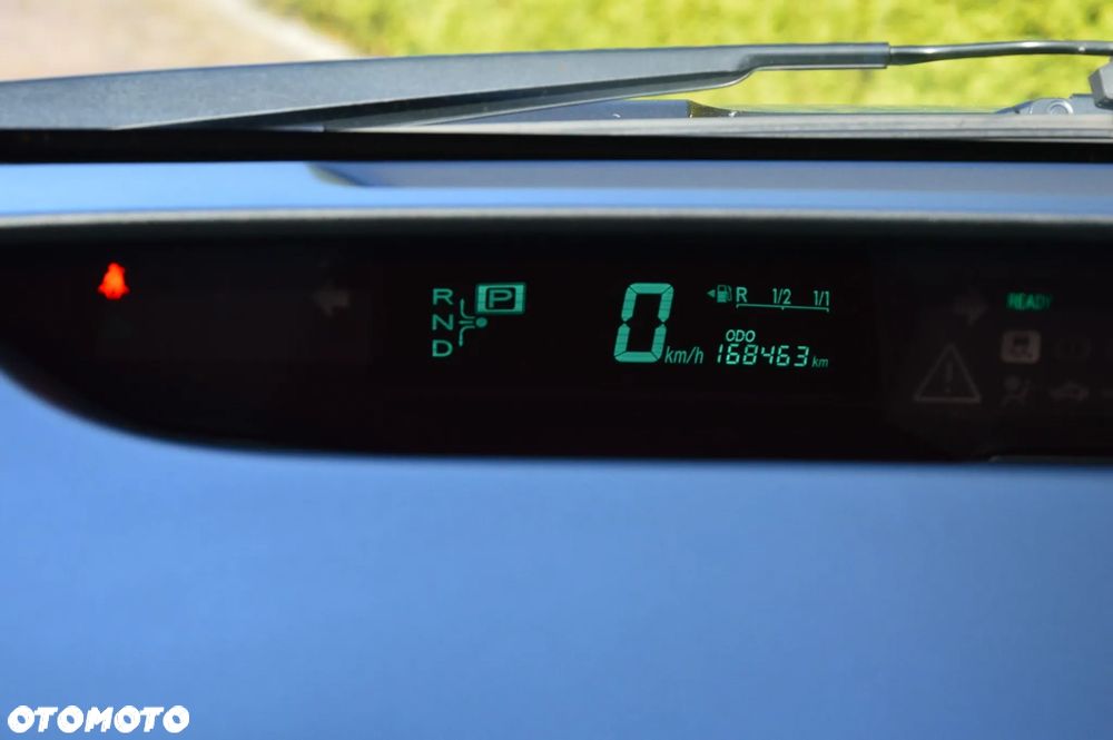 Toyota Prius - 17