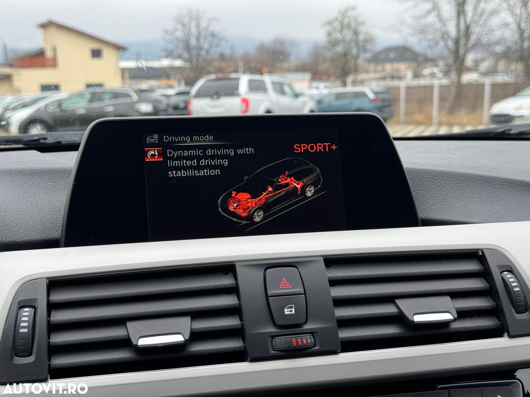 BMW Seria 3 318d Touring xDrive Advantage - 12