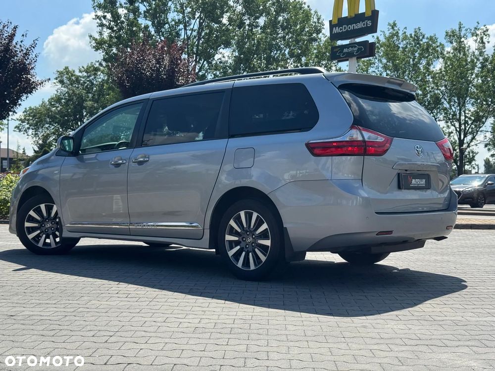 Toyota Sienna 3.5 V6 XLE AWD - 3