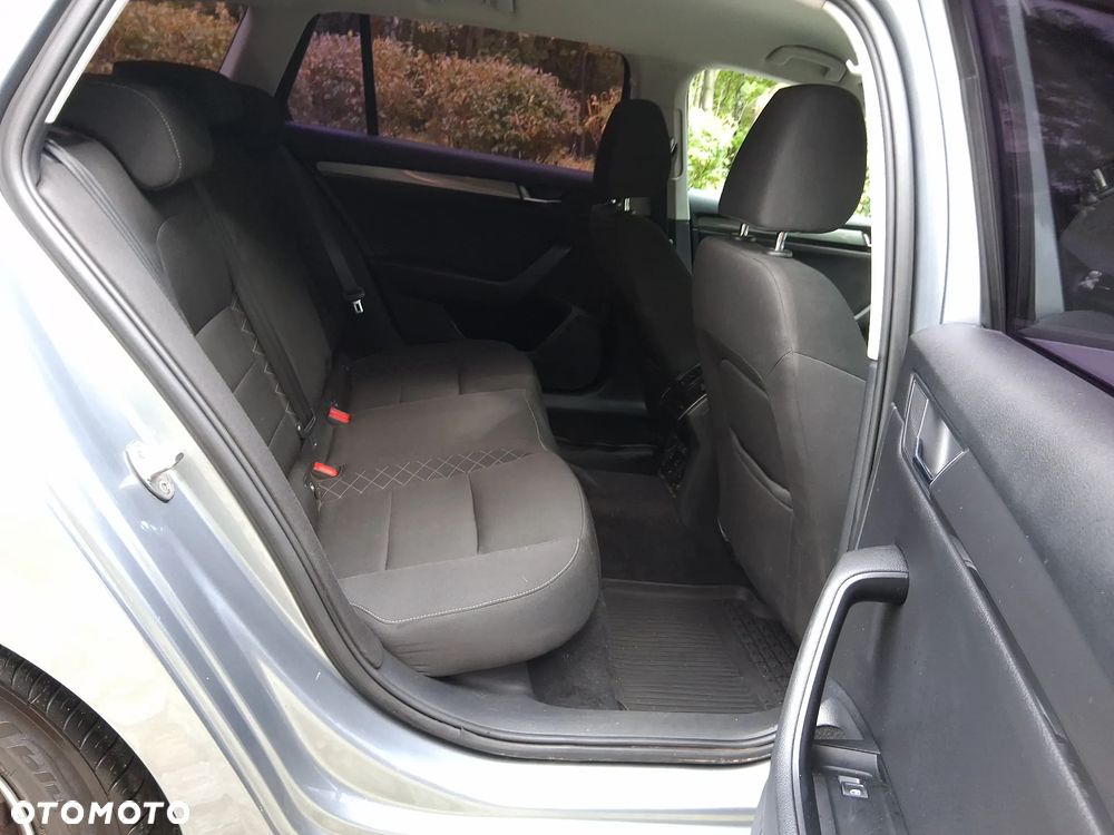Skoda Superb 1.6 TDI Active DSG - 8