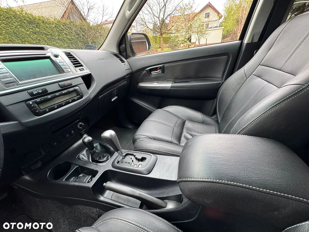 Toyota Hilux 3.0 D-4D SR5 - 4