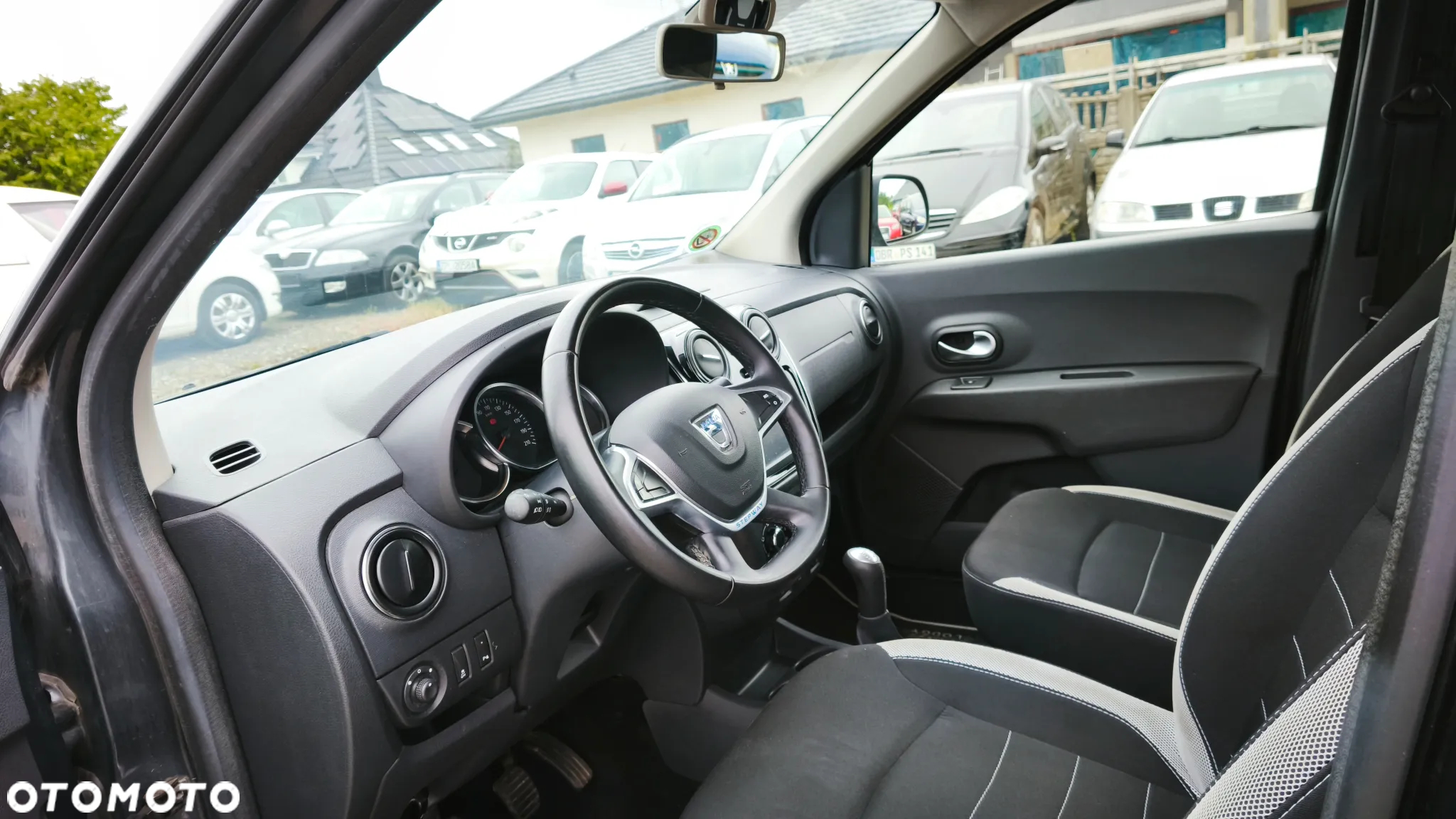 Dacia Lodgy SCe 100 Stepway - 15