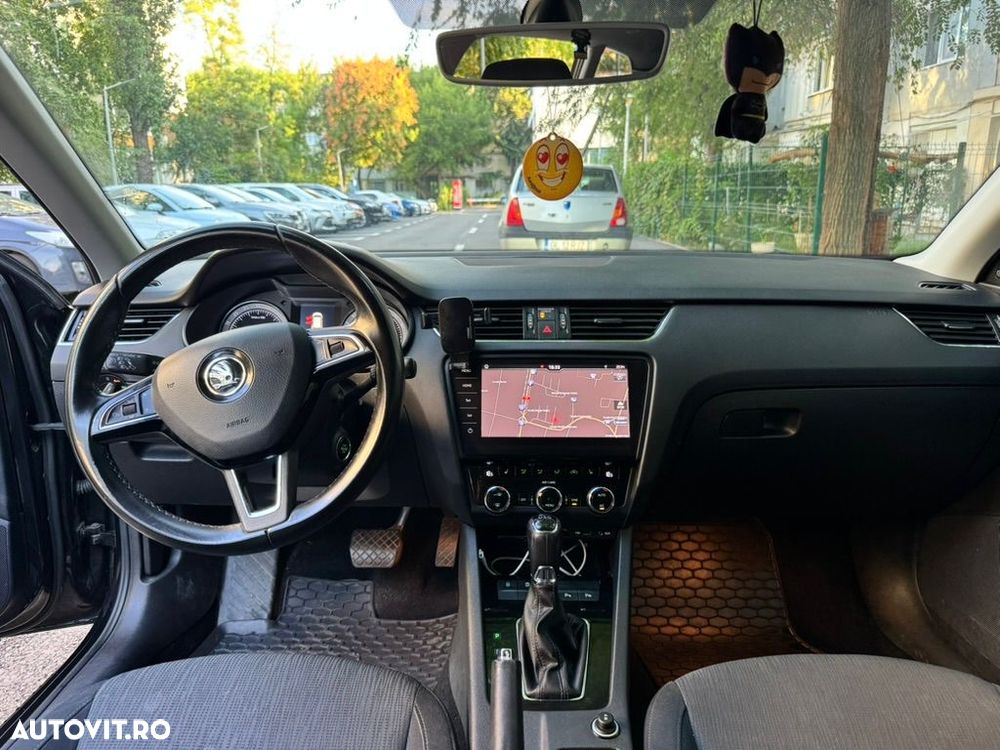 Skoda Octavia 1.6 TDI DSG Style - 22