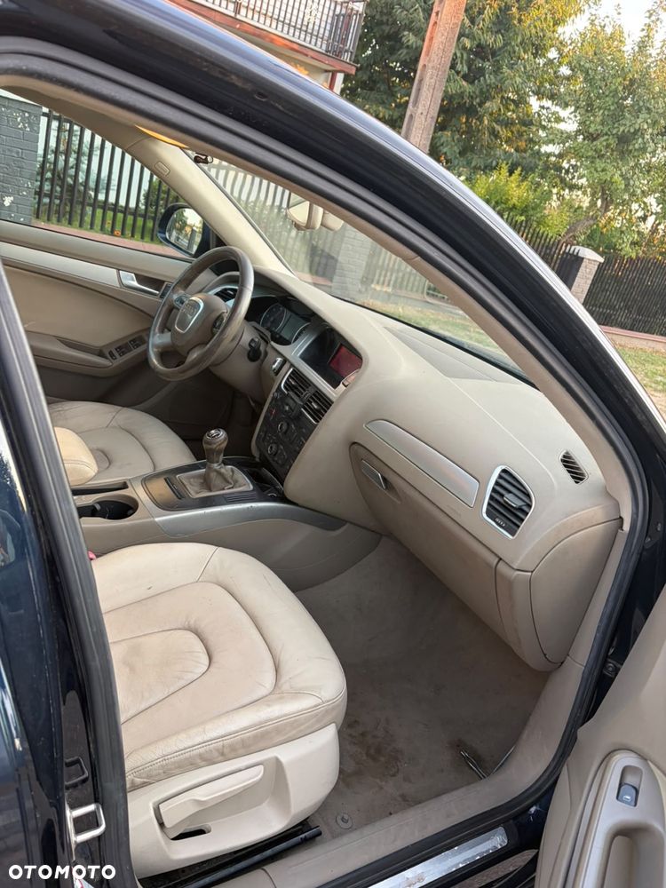 Audi A4 Limousine - 8
