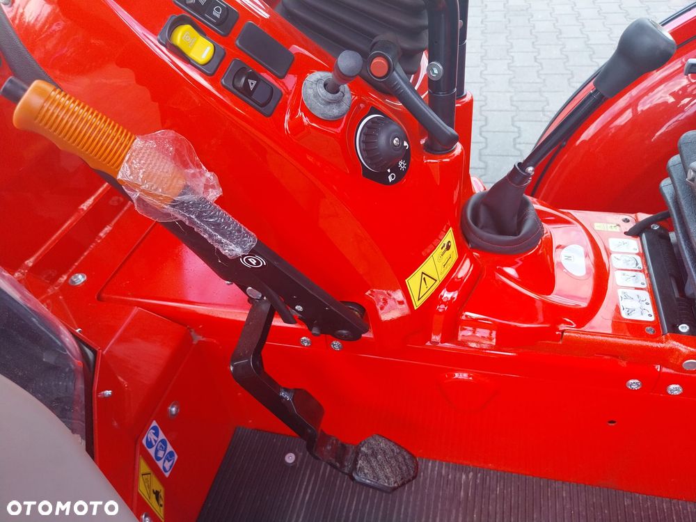 ANTONIO CARRARO TRX 5800 YANMAR 51,5KM Obracany kokpit i fotel 4 cylindry 2091cm3 - 17
