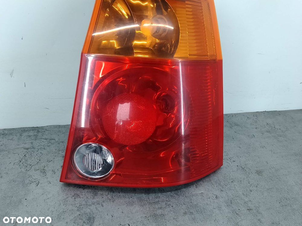 LAMPA TYLNA PRAWA CHRYSLER PACIFICA 04857586AB - 3