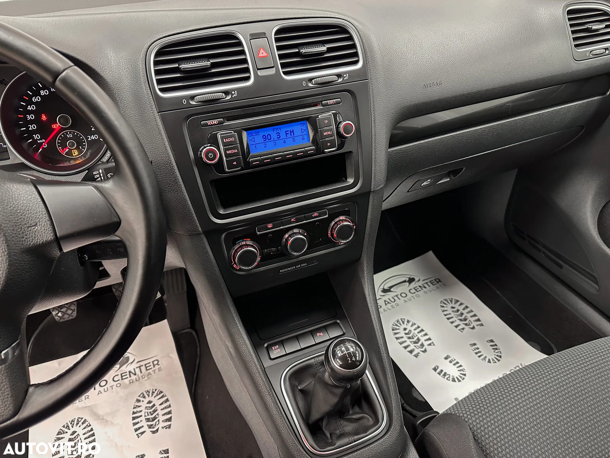 Volkswagen Golf 1.6 Comfortline - 24