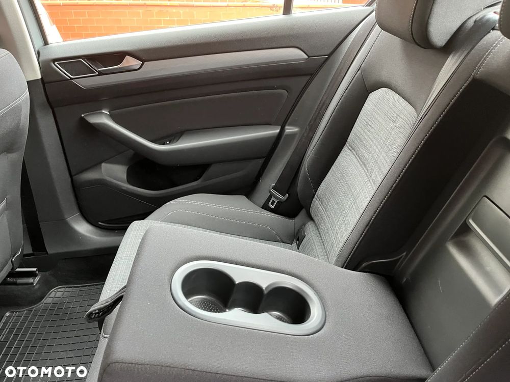 Volkswagen Passat 2.0 TDI EVO Business - 17